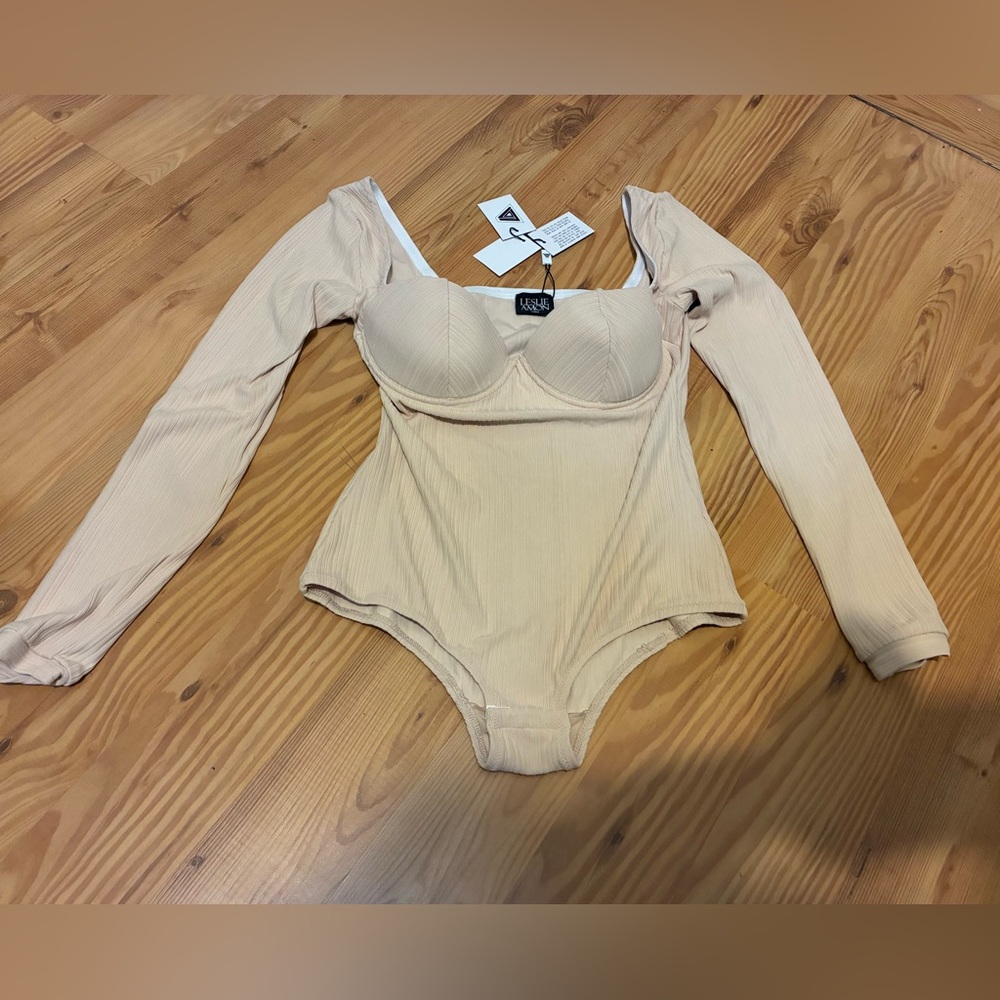 Leslie Amon Long Sleeve Bodysuit Built-In Cups NWT made in Italy Sz M Revolve